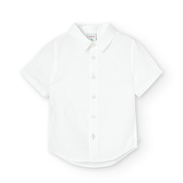 Scopri la delicata camicia manica corta di BOBOLI, perfetta per le giornate primaverili ed estive...