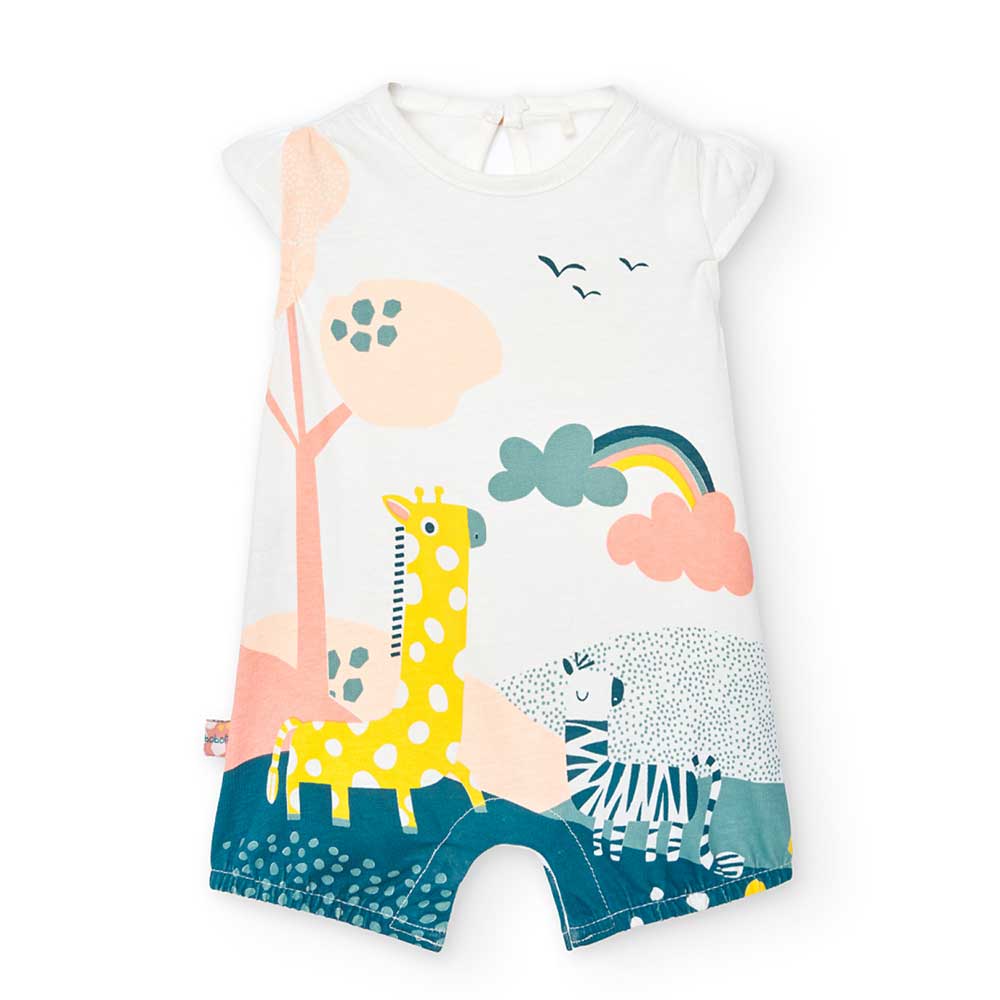 Scopri la tenerezza della nostra tutina jersey di Boboli, pensata per le piccole esploratrici del...