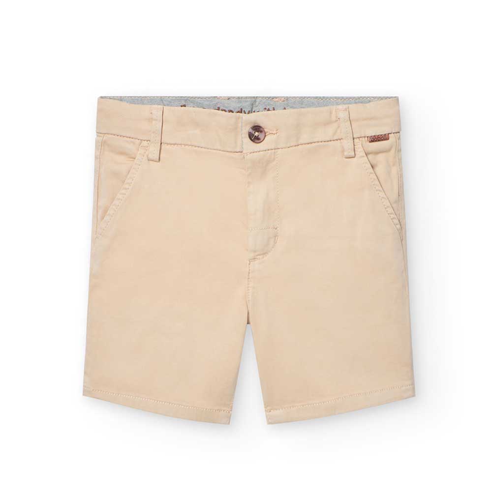 Bermudas der Kinderbekleidungslinie Boboli, mit verstellbarem Taillenbund und Taschen vorne.

Zus...