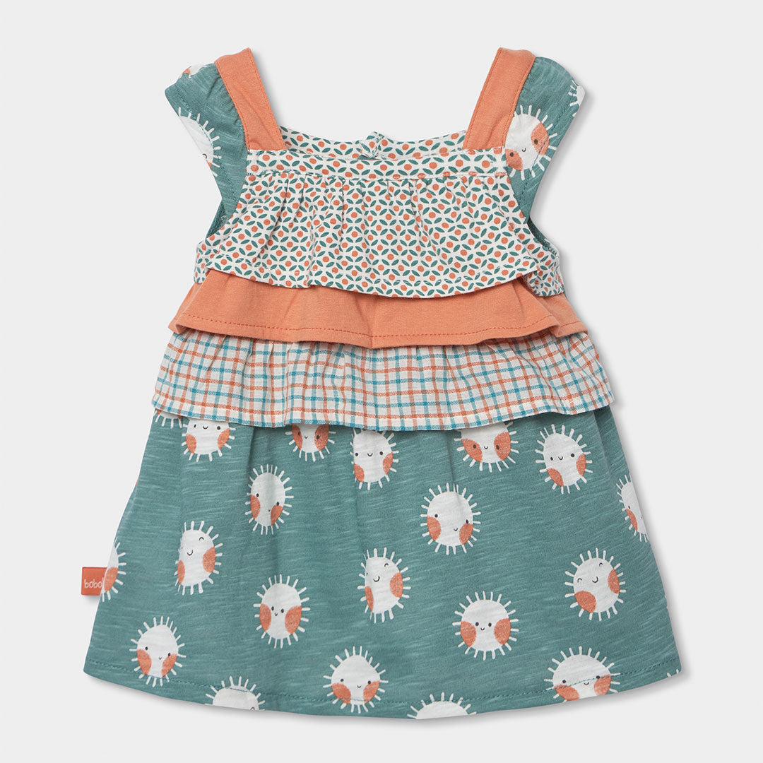 Kleidchen aus der Kinderbekleidungs-Linie Boboli, mit breiten Trägern, hinten geknöpft. Auf der V...