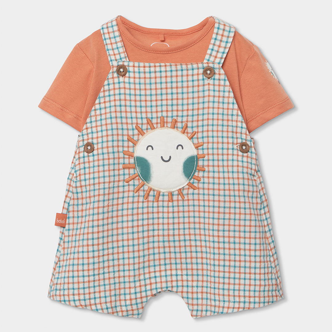 Scopri la salopette della Linea Abbigliamento Bambino di Boboli, perfetta per la primavera e l'es...