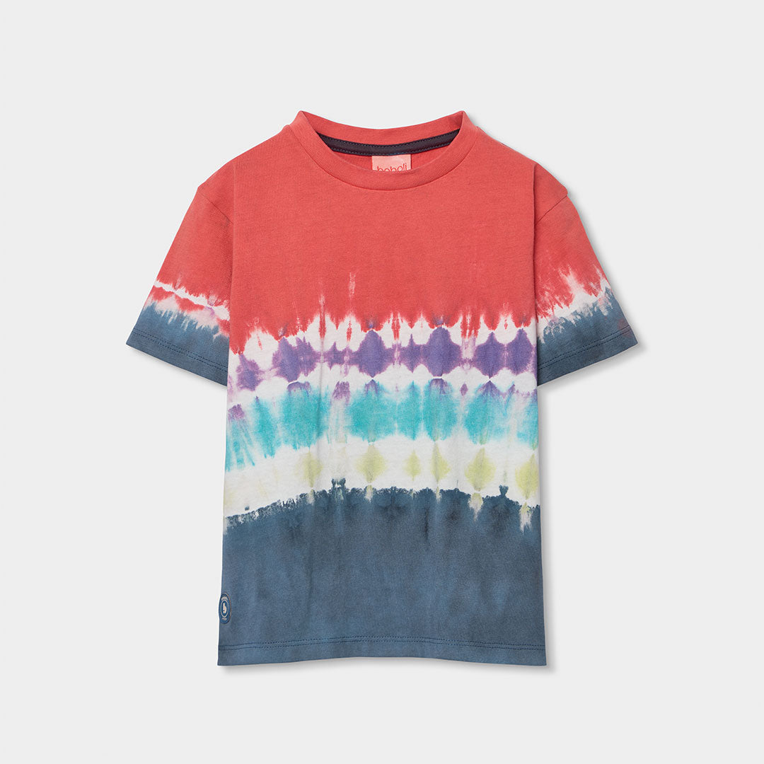T-Shirt della Linea Abbigliamento Bambino Boboli, con colorazione batik sul fondo.
Composizione: ...