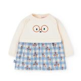 Abito felpa per bambina con dettagli floreali e grafica simpatica.