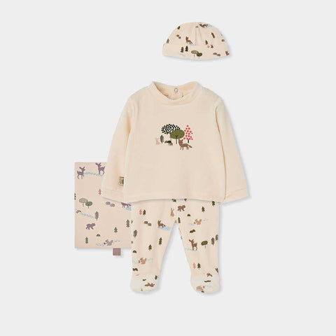 Set neonato beige con maglia manica lunga, pantaloni e cappellino con stampa animali e alberi