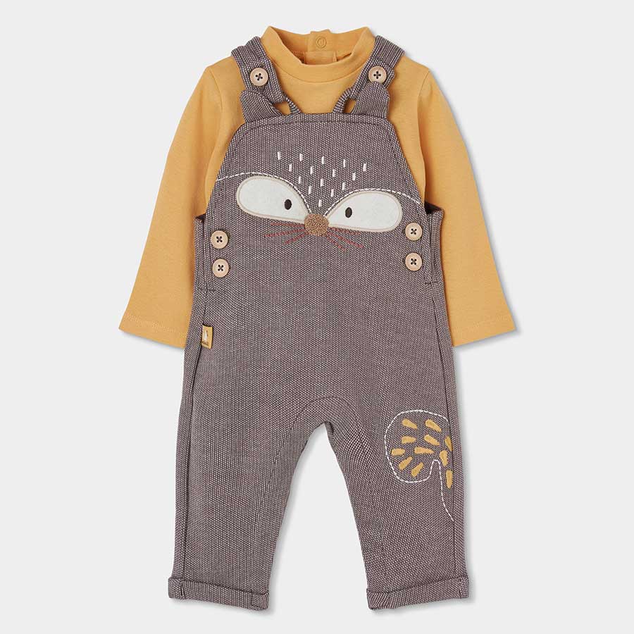 Accogli l'autunno e l'inverno con questo delizioso completo composto da salopette e maglia, ideal...