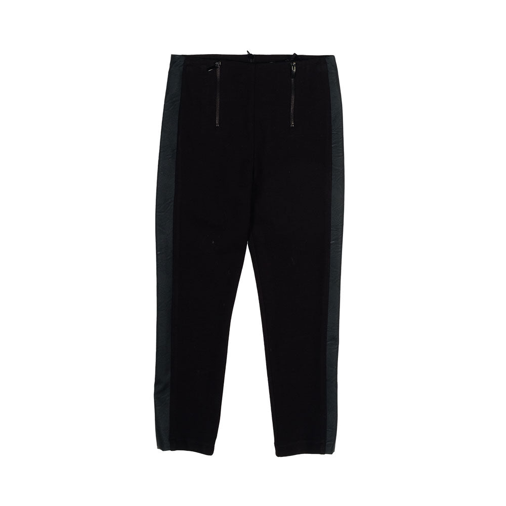 
Pantalone della Linea Abbigliamento Bambina Fracomina , in tessuto tecnico, con inserti in ecope...