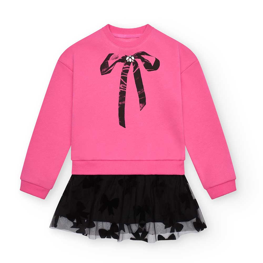Avvolgi la tua bambina in un abito che unisce comfort e stile in modo unico. La felpa calda e mor...