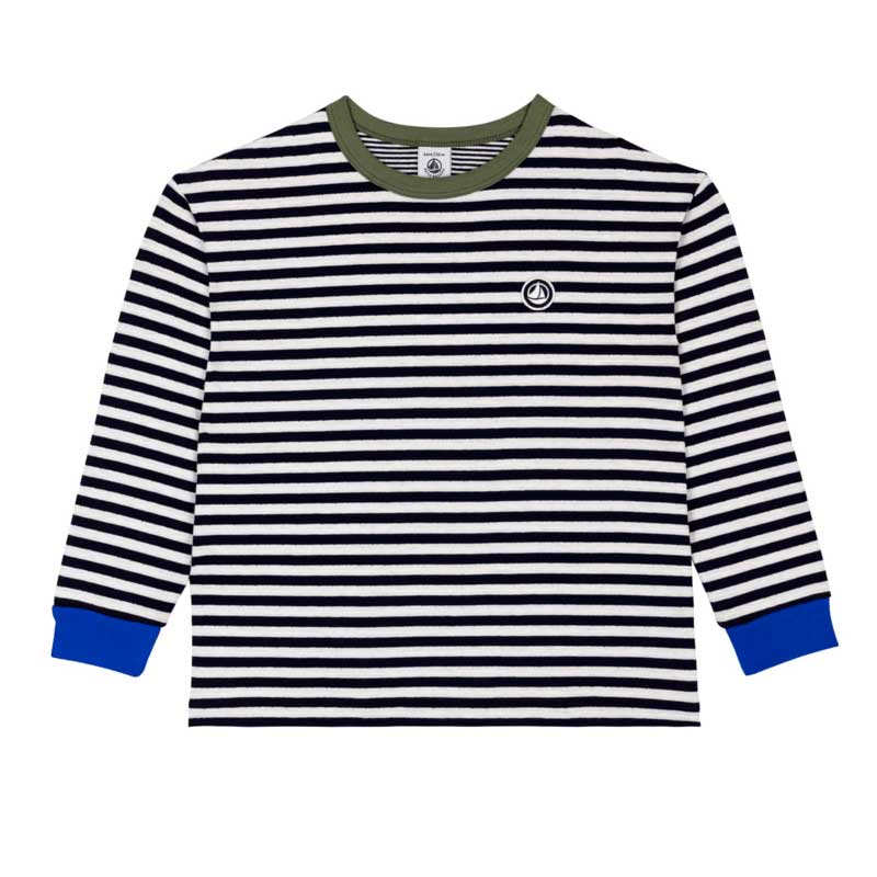 Scopri la nostra t-shirt a maniche lunghe della linea Petit Bateau, perfetta per i tuoi piccoli d...