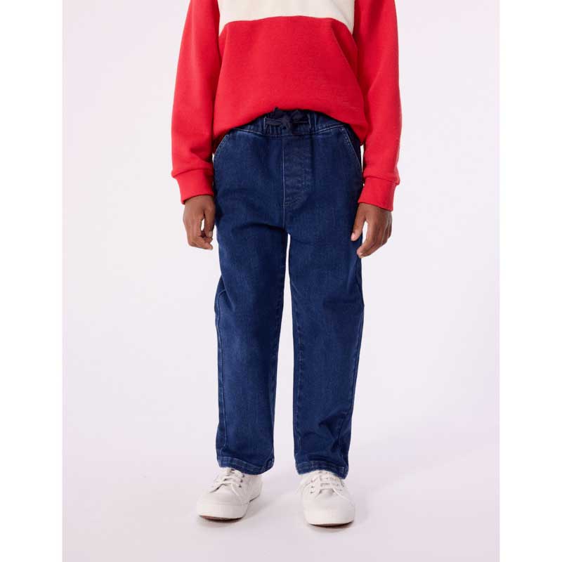 Pantalon de la ligne de vêtements pour enfants Petit Bateau, droit en denim doux et flexible qui ...