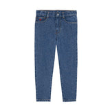 Pantaloni jeans blu per bambina con cuore ricamato sul taschino.