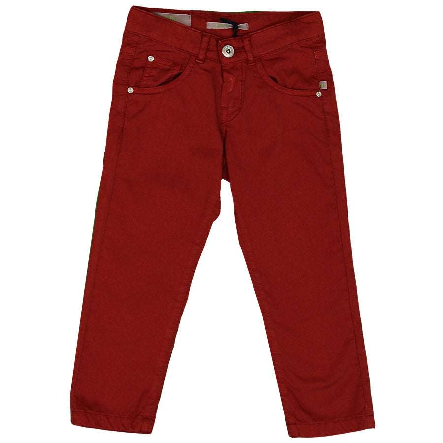 Scopri il pantalone lungo rustico di Silvian Heach, perfetto per accompagnare i momenti di gioco ...