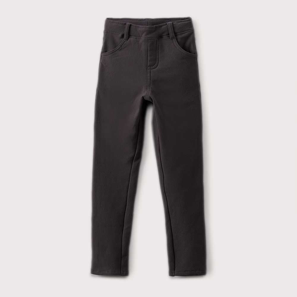 Questi leggings con tasche sono perfetti per accompagnare le avventure quotidiane delle bambine c...