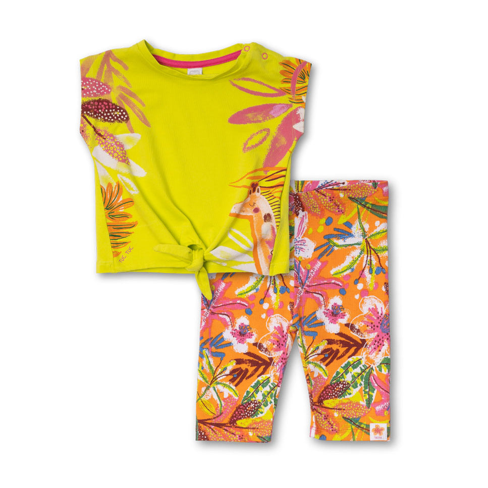 Completo due pezzi della Linea Abbigliamento Bambina Tuc Tuc, con t-shirt in colori fluo e stampe...