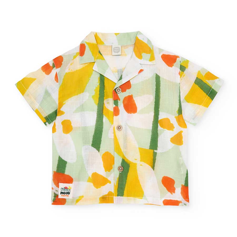 Scopri la camicia corta della collezione Tuc Tuc, perfetta per i piccoli esploratori. Con il suo ...