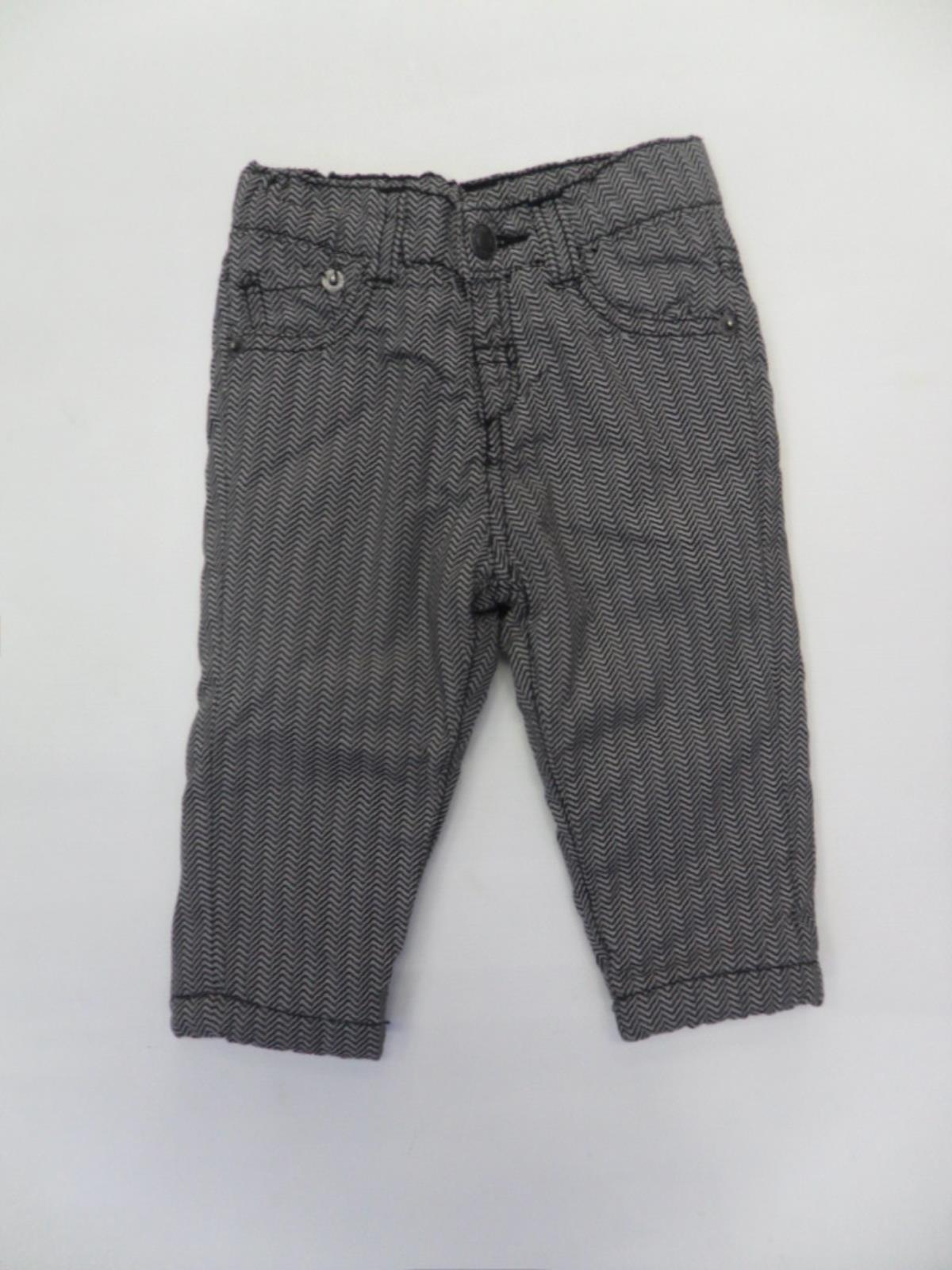 Pantalon de la ligne vêtements enfant Tuc Tuc en tissu technique chevronné.
  Modèle cinq poches....