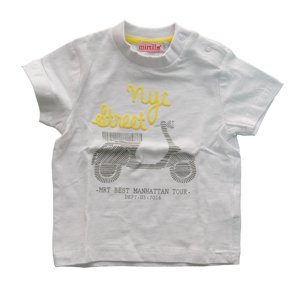 
  T-shirt della linea abbigliamento bambino Mirtillo. Tinta unita con stampa sul davanti
  in co...